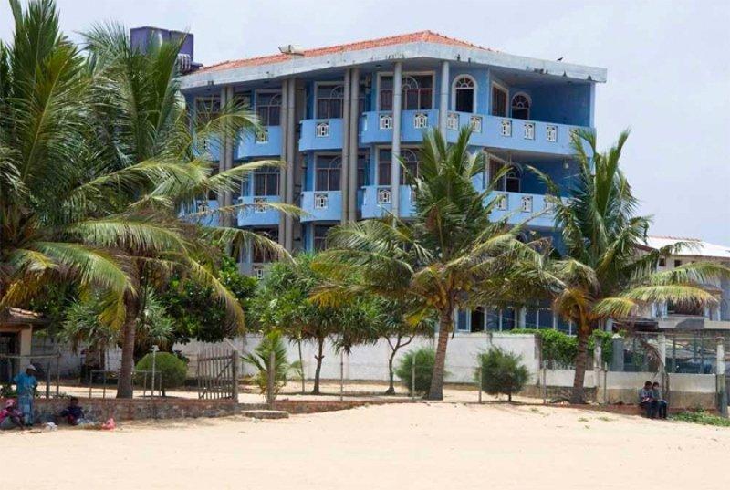 The Reef Beach Hotel Negombo Exterior photo