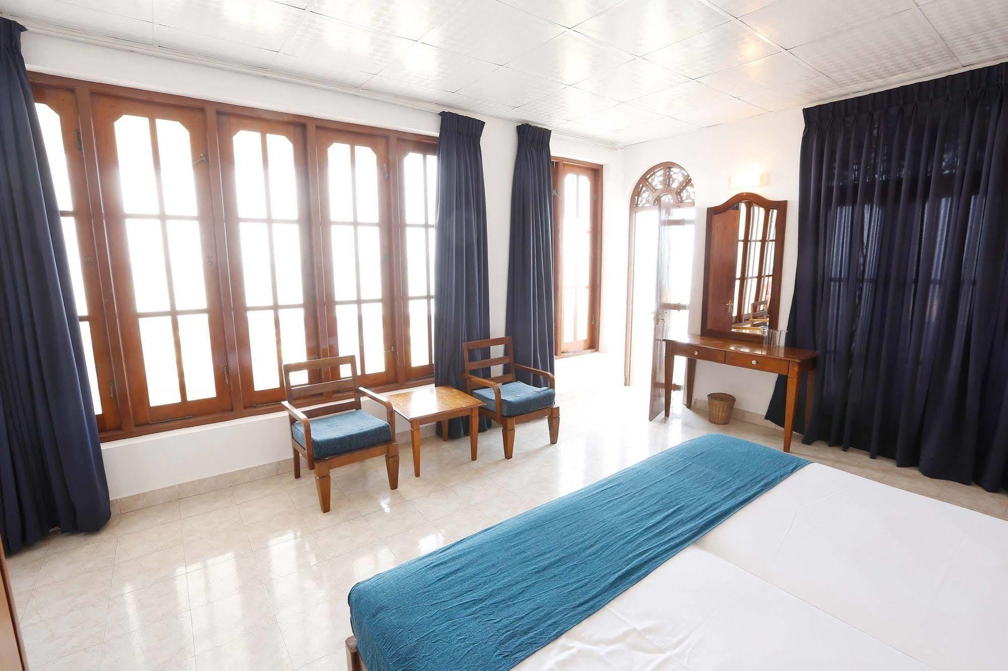 The Reef Beach Hotel Negombo Exterior photo